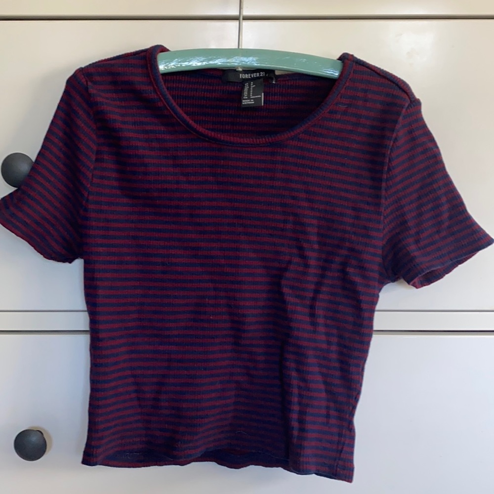 Cute navy and red stripped forever 21 shirt